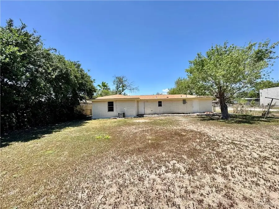 1138 S Illinois Street, Mercedes, TX 78570 - #2