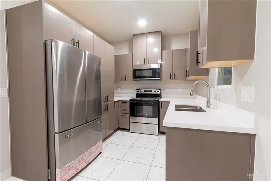 3502 S Urbahn Avenue, Laredo, TX 78046 - #2