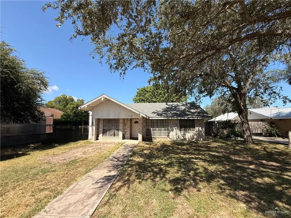 1006 S Kansas Avenue, Weslaco, TX 78596 - #1