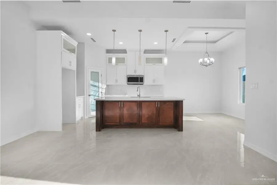 406 La Laguna Road, Mission, TX 78572 - #2
