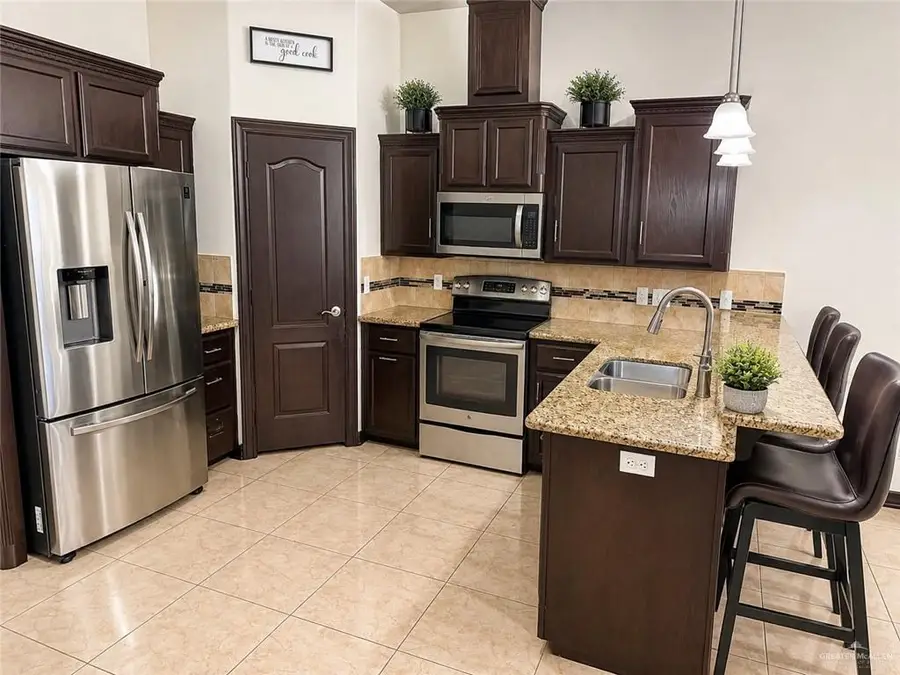 616 E Seminole Avenue, Pharr, TX 78577 - #2