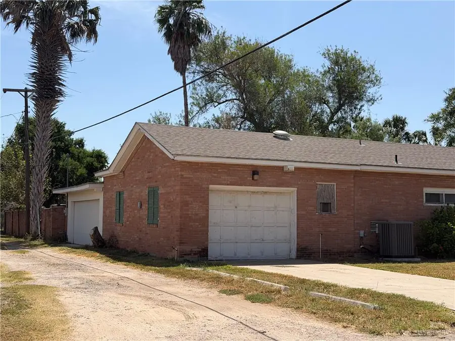 638 W Rodriguez Avenue, Raymondville, TX 78580 - #3