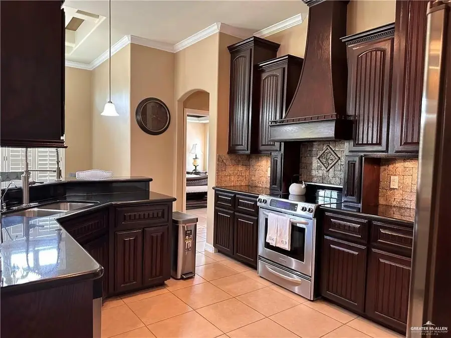 1910 Chippewa Avenue, Edinburg, TX 78541 - #2