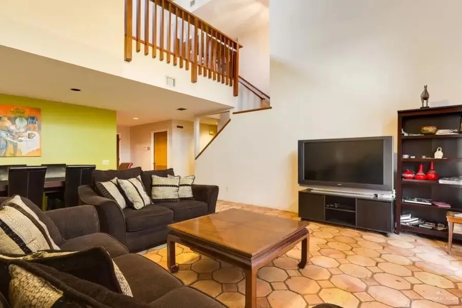 107 W Shasta Avenue W, McAllen, TX 78504 - #2