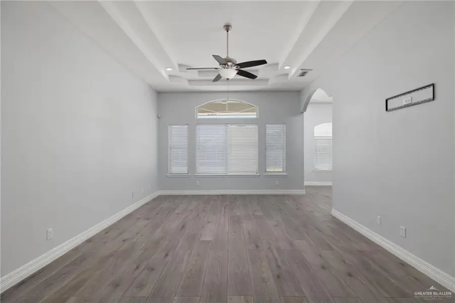 917 W Parkway Drive, Pharr, TX 78577 - #2