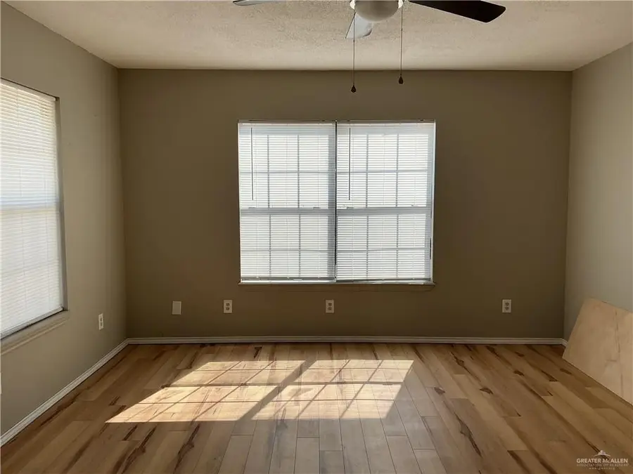 210 W Stubbs Street, Edinburg, TX 78539 - #3