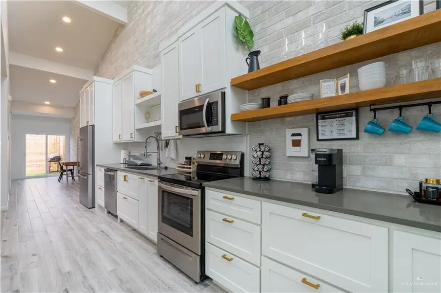 205 S Cynthia Street, McAllen, TX 78501 - #2