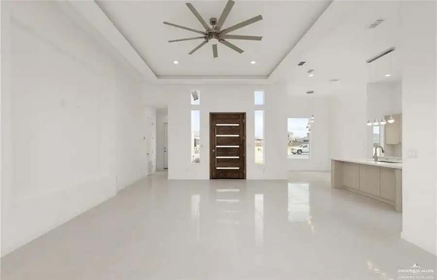 1912 E Ridgeway Circle, Edinburg, TX 78542 - #2