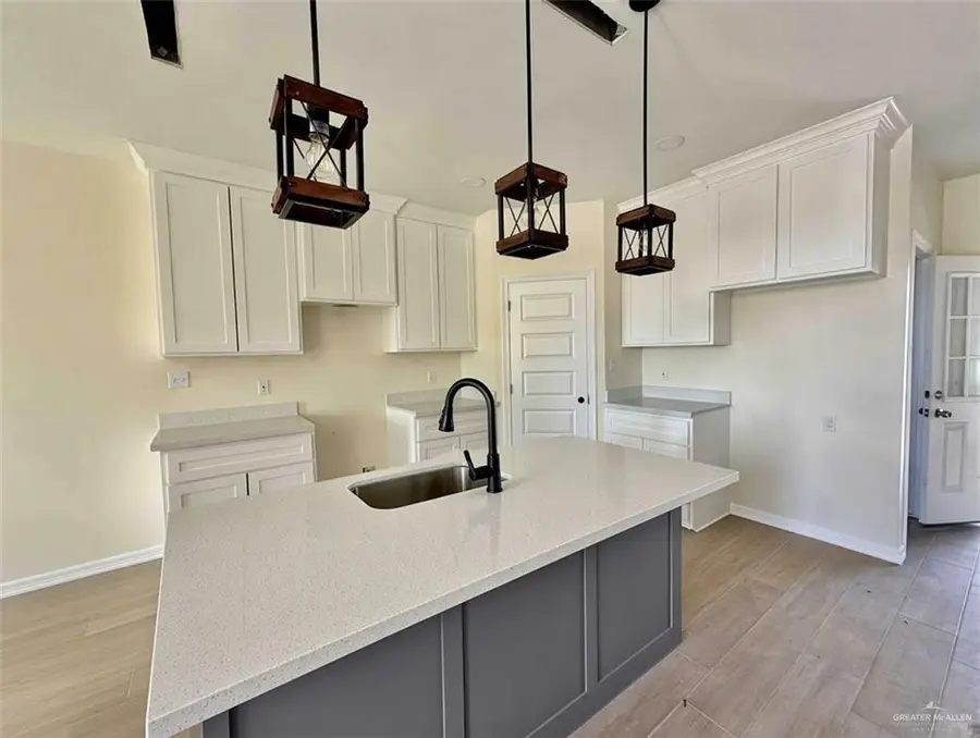 224 Sauvignon Avenue, Fremont, OH 45678 - #2