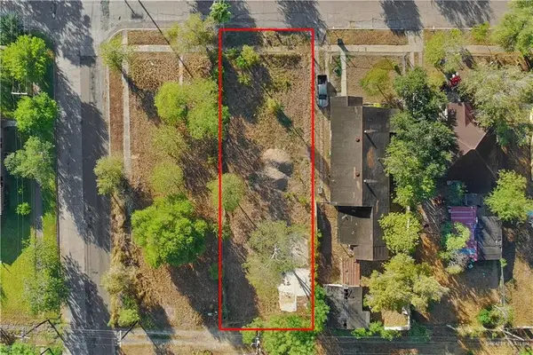 318 S Crockett Street, San Benito, TX 78586