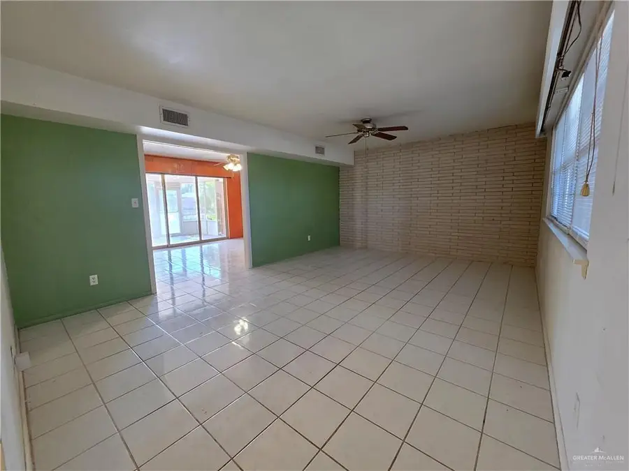 1613 W Fern Avenue, McAllen, TX 78501 - #3
