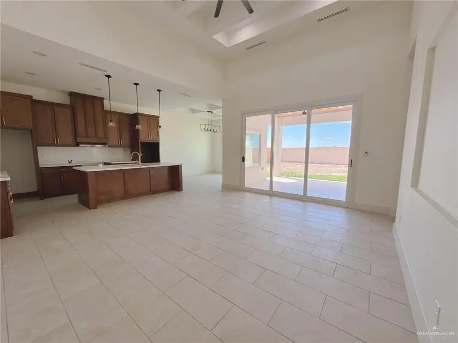 1020 W Cloud 9 Lane, Edinburg, TX 78541 - #3