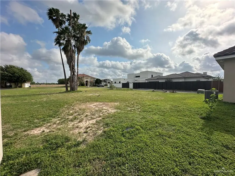 1013 E Covina Avenue, McAllen, TX 78503 - #2