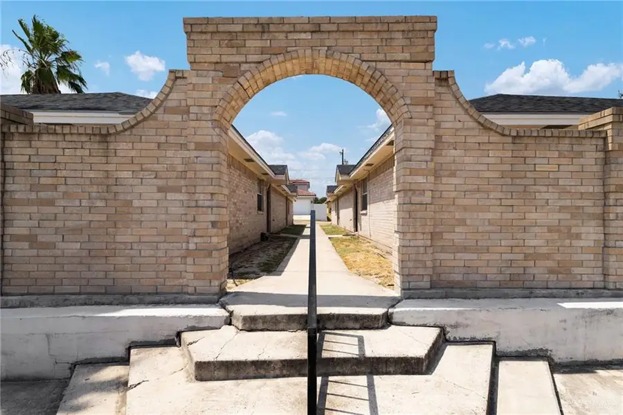 401 J.c. Ramirez Avenue, Roma, TX 78584 - #2