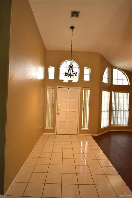 1308 S Lincoln Avenue, San Juan, TX 78589 - #3