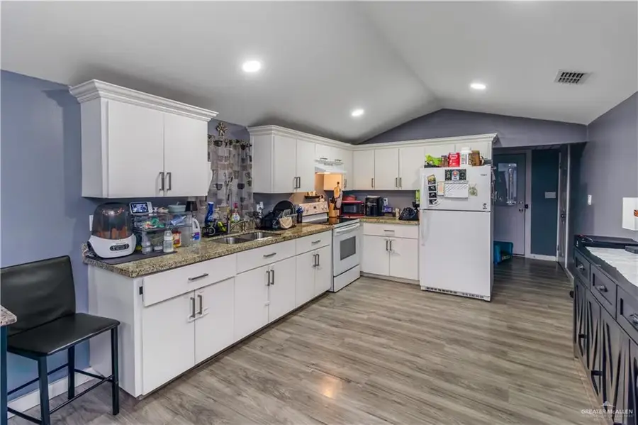 603 E Samano Street, Edinburg, TX 78539 - #3