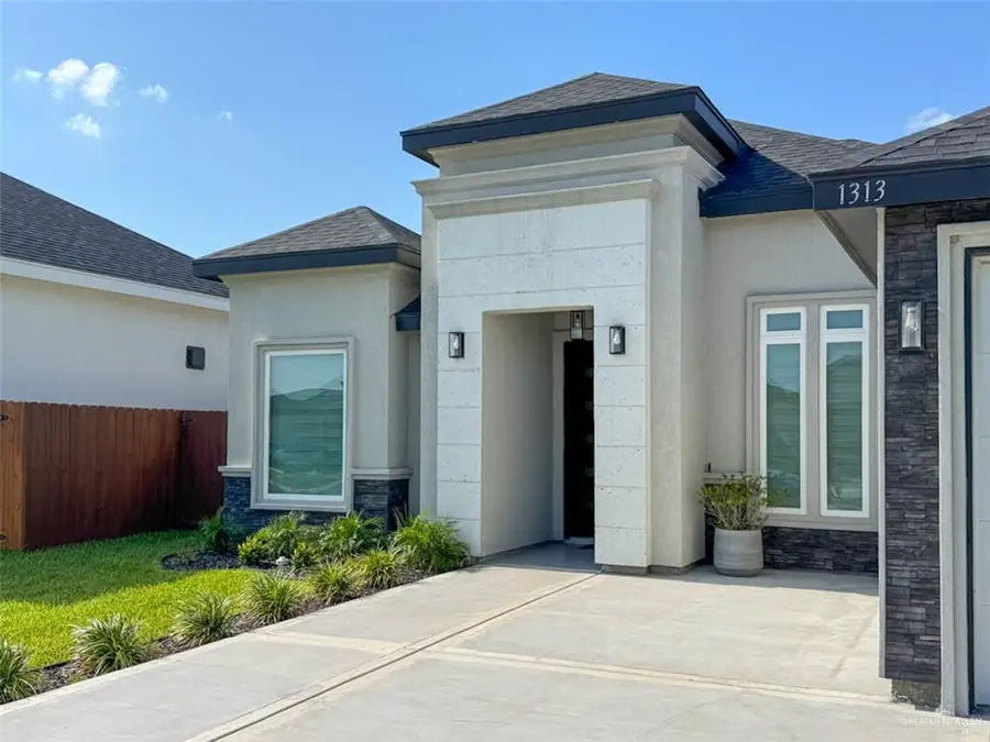 1313 W Dawes Avenue, Alton, TX 78573 - #3