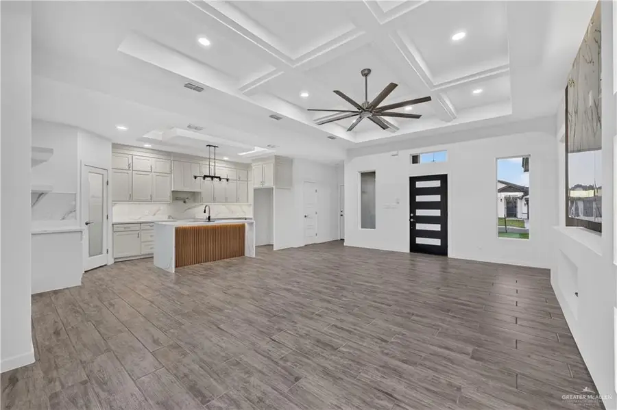 413 N Leon Avenue, Elsa, TX 78543 - #2