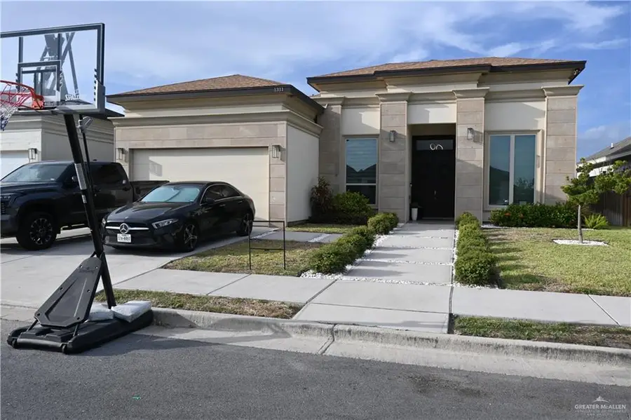 1311 E Danielle Avenue, Pharr, TX 78577 - #2