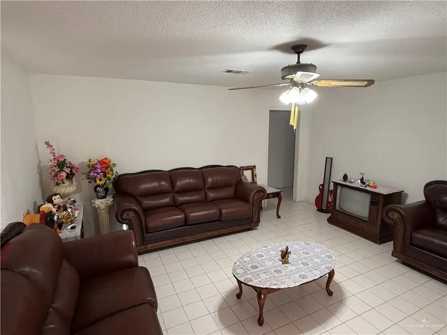 804 N Gladiator Boulevard, Roma, TX 78584 - #2