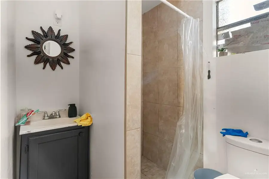 409 E Clarke Street, Rio Grande City, TX 78582 - #2