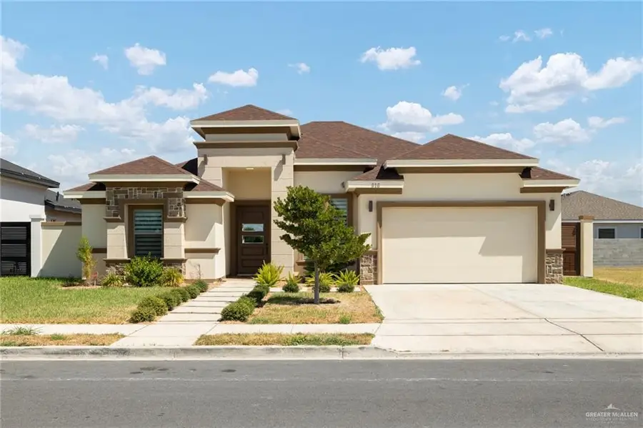 916 N Brushfield Avenue, Edinburg, TX 78541 - #2