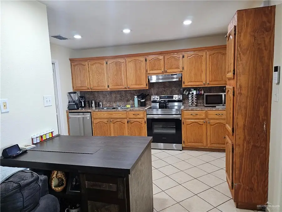 1409 N 6th Street, Harlingen, TX 78550 - #3