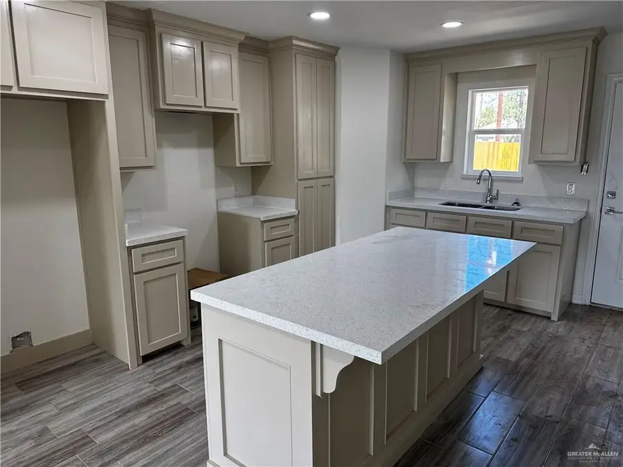 824 S Virginia Street, Mercedes, TX 78570 - #2