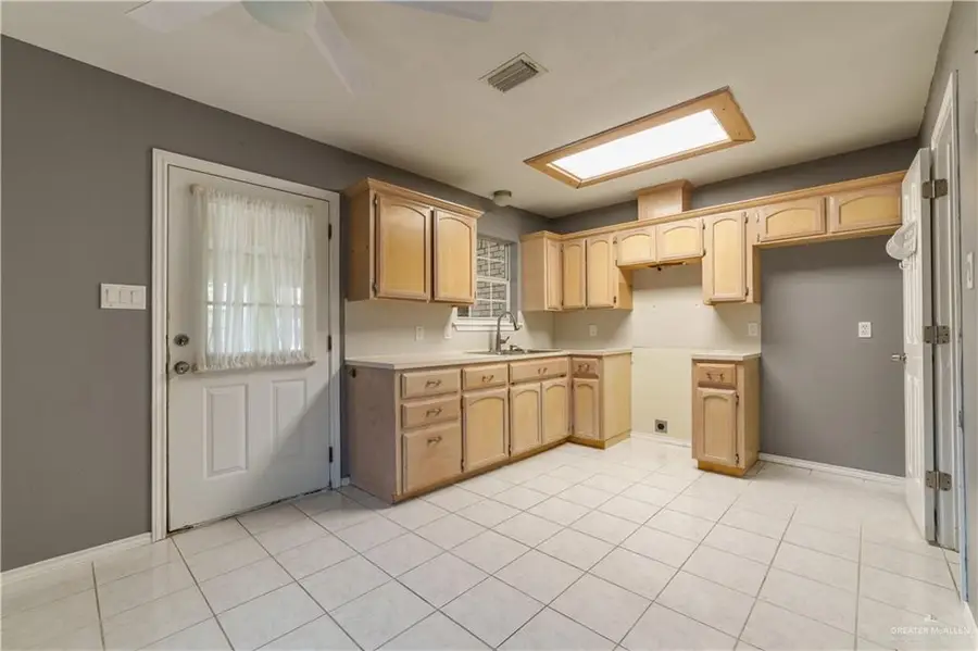 1217 El Presidente Avenue, San Juan, TX 78589 - #2