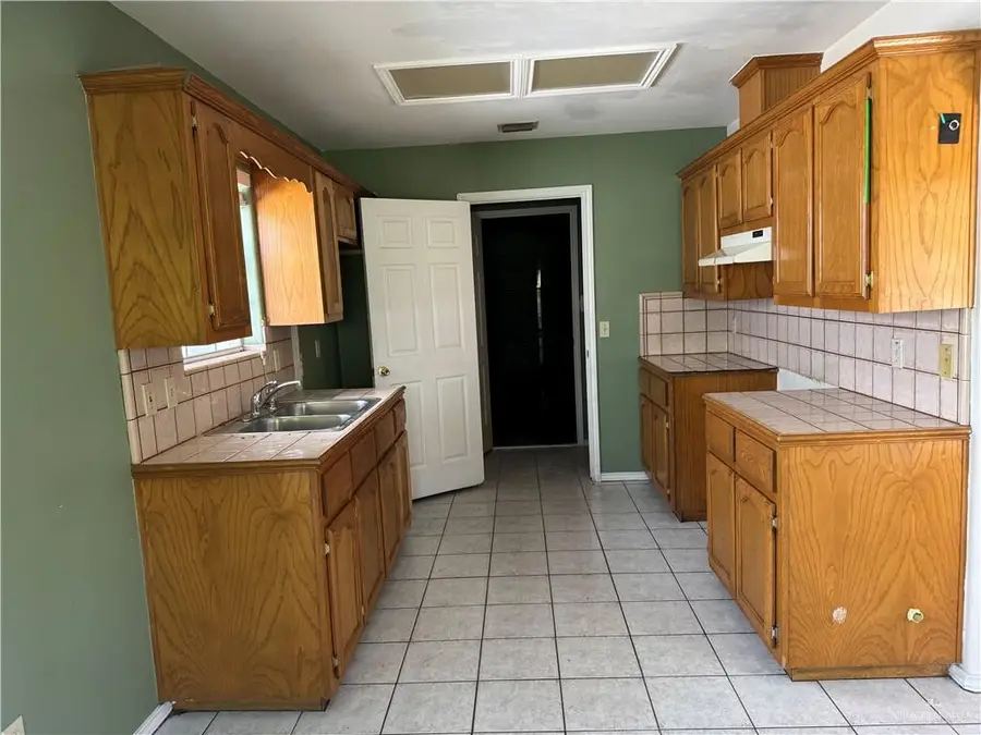 1107 E Canadian Drive, Pharr, TX 78577 - #2