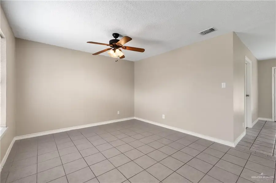 1422 W Gardenia Avenue, McAllen, TX 78501 - #3