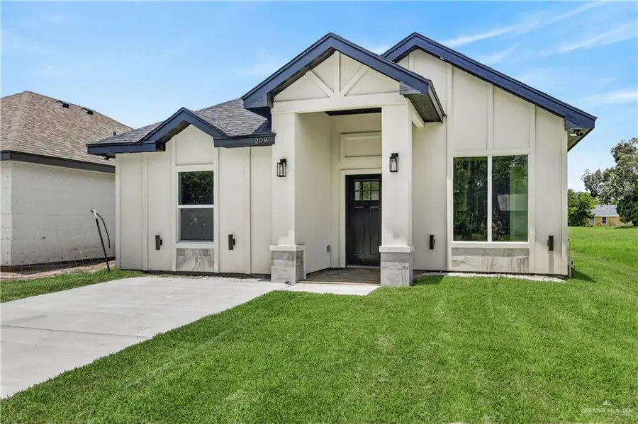 209 S 17th Street, Donna, TX 78537 - #3