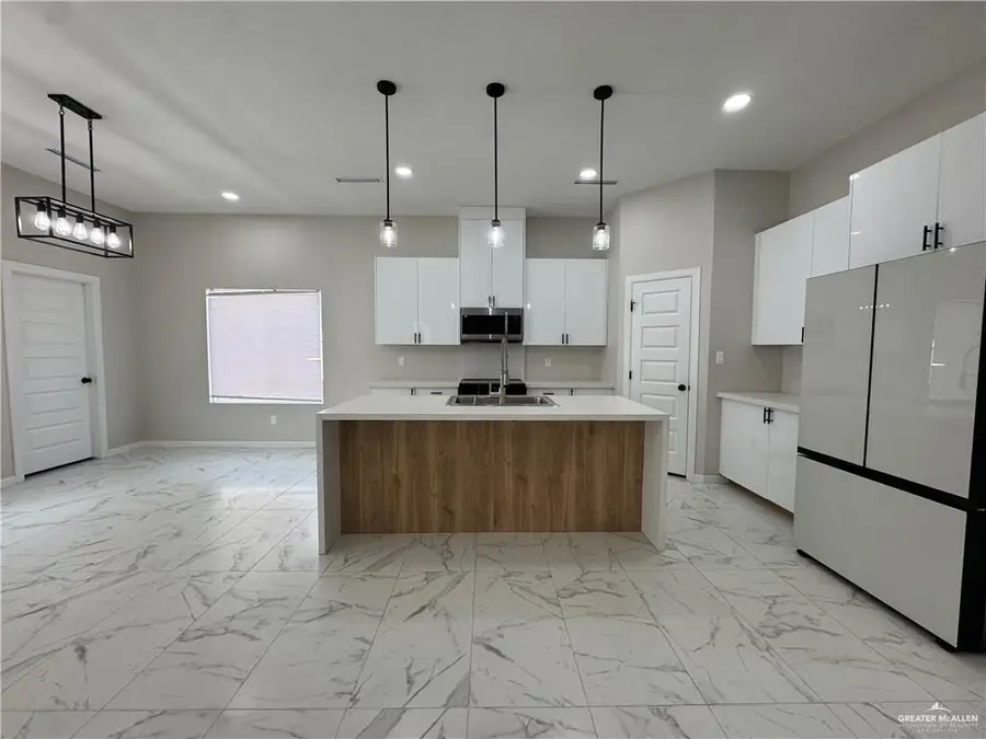 1028 W Cloud 9 Lane, Edinburg, TX 78541 - #2