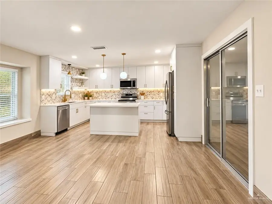 2101 W Jonquil Avenue, McAllen, TX 78501 - #3