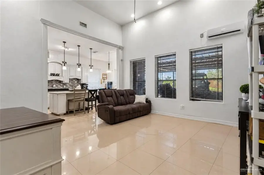 1208 Encino Drive, Southeast Hidalgo, TX 78579 - #2