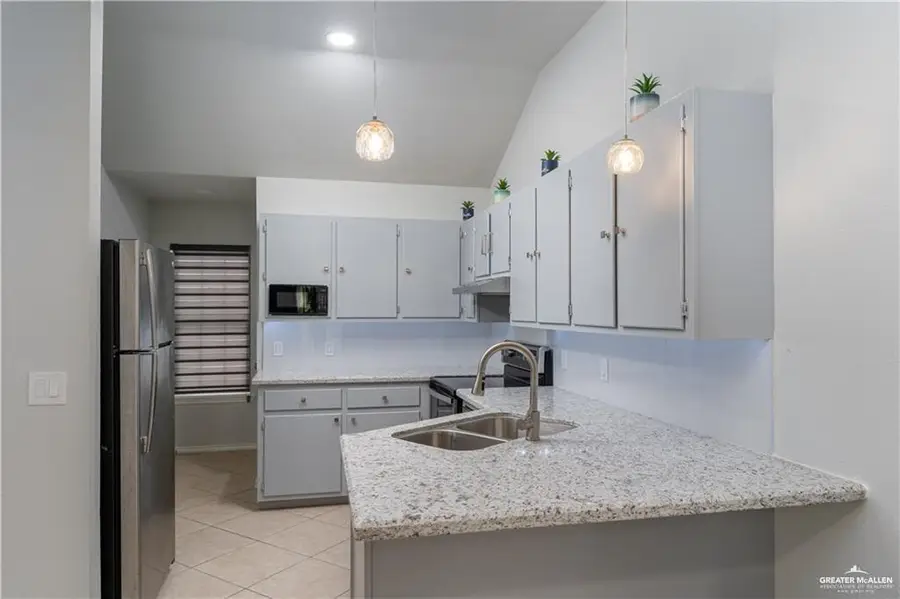 1406 Circle Drive, Mission, TX 78572 - #2