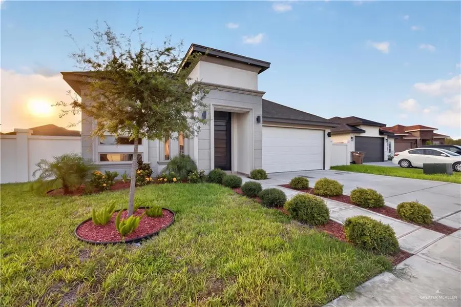 1013 N Trinity Street, Edinburg, TX 78542 - #2