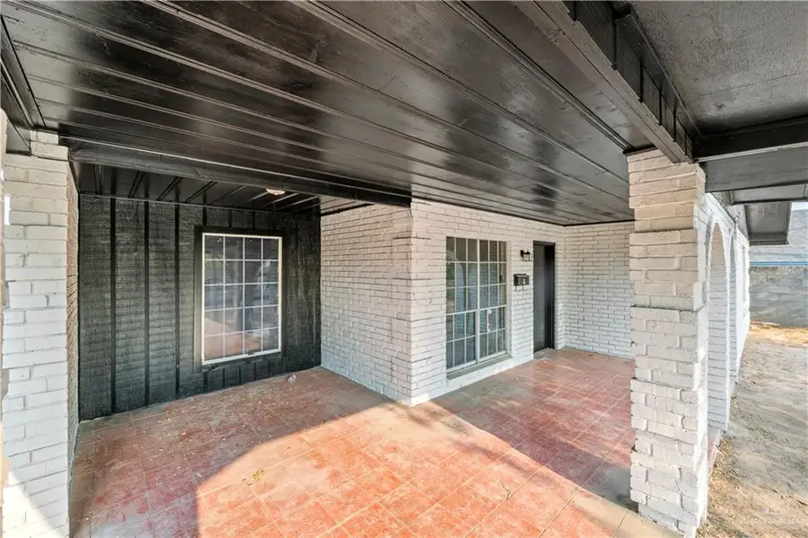 307 S Cox Street, Rio Grande City, TX 78582 - #2