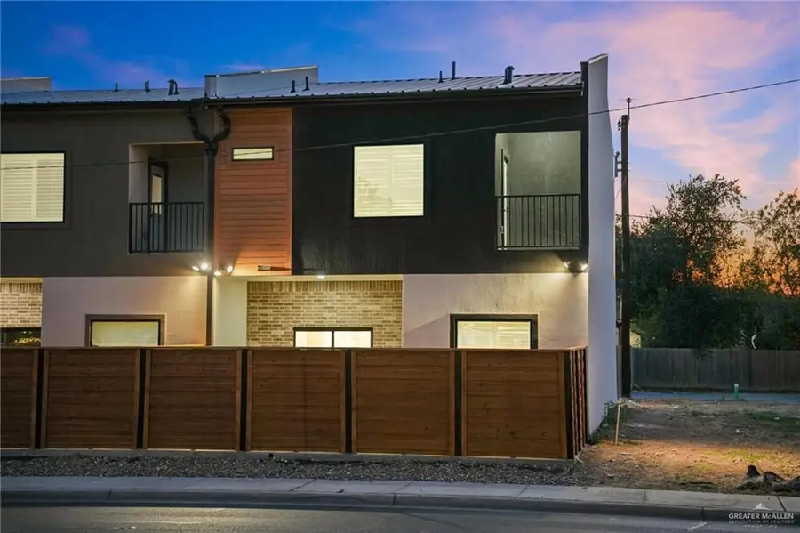 818 S Bicentennial Boulevard, McAllen, TX 78501 - #2