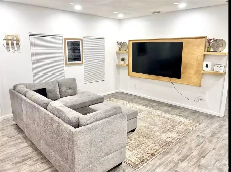 726 W Kelly Avenue, Pharr, TX 78577 - #3