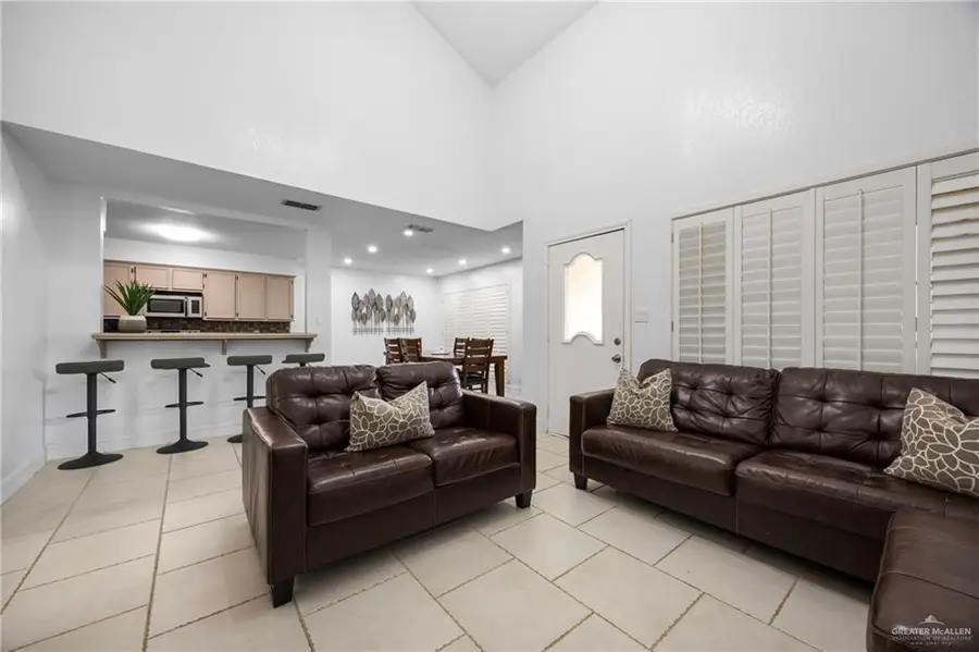 901 E Dallas Avenue #6, McAllen, TX 78501 - #2
