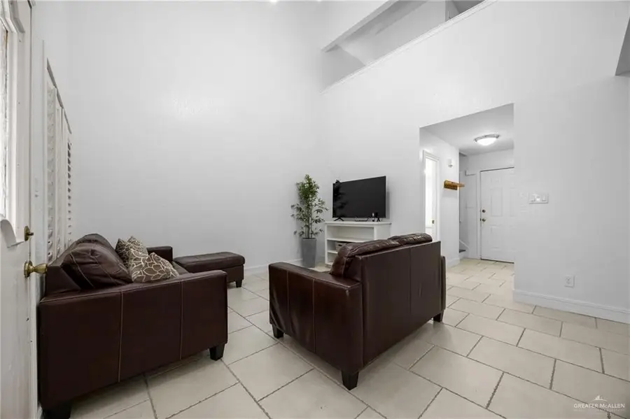 901 E Dallas Avenue #6, McAllen, TX 78501 - #3