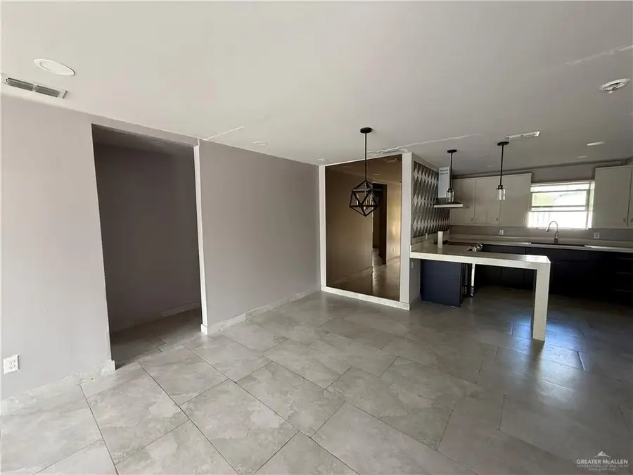 607 N Padre Avenue, Weslaco, TX 78596 - #3