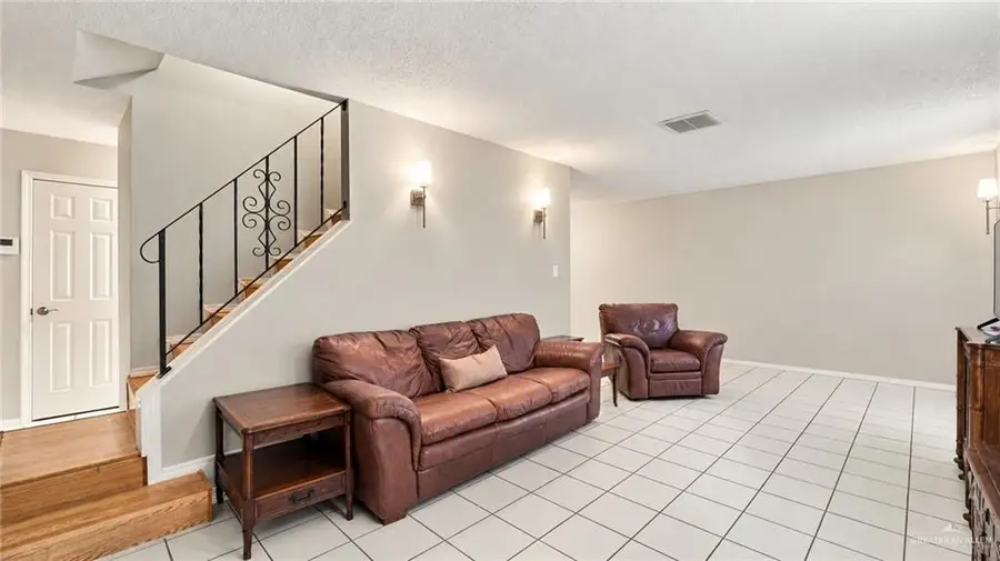 125 W Tamarack Avenue, McAllen, TX 78501 - #2