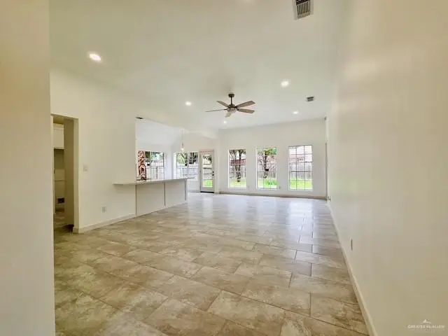 2400 Oriole Avenue, McAllen, TX 78504 - #2