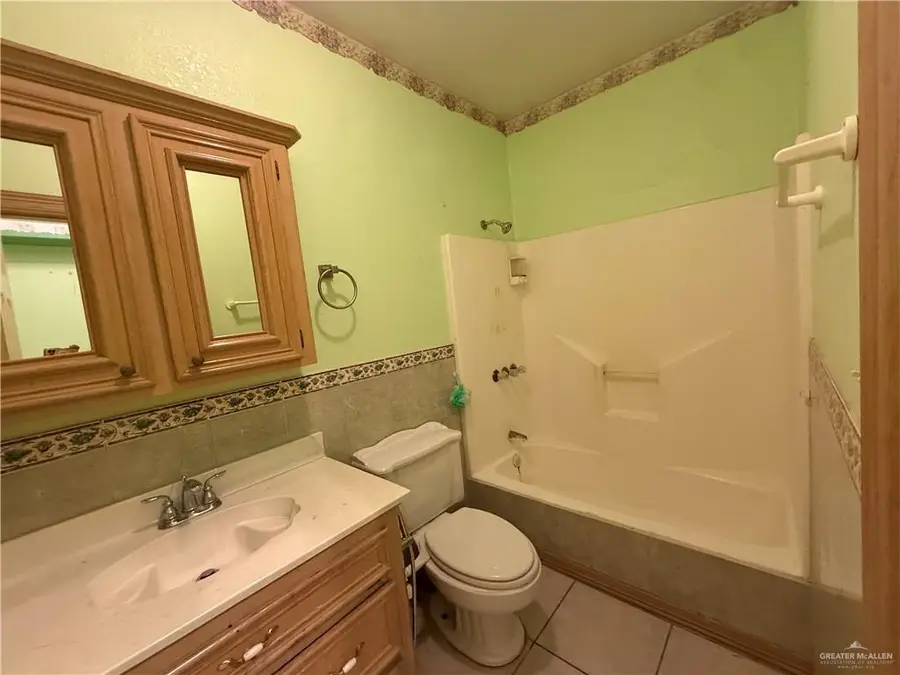 2100 Flor Lane, Mission, TX 78572 - #3