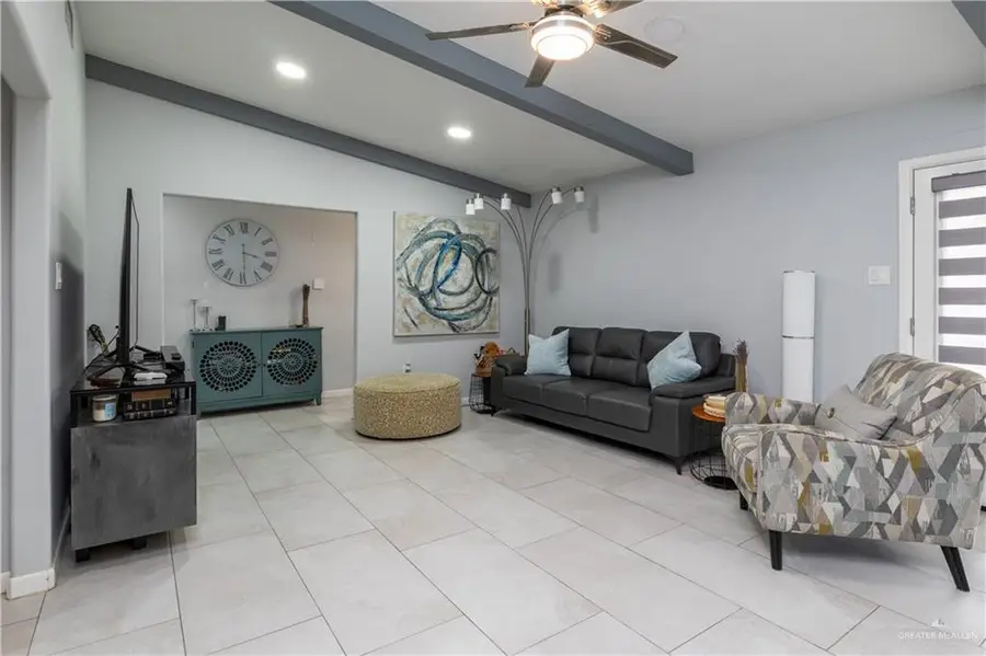 131 W Hibiscus Avenue, McAllen, TX 78501 - #3