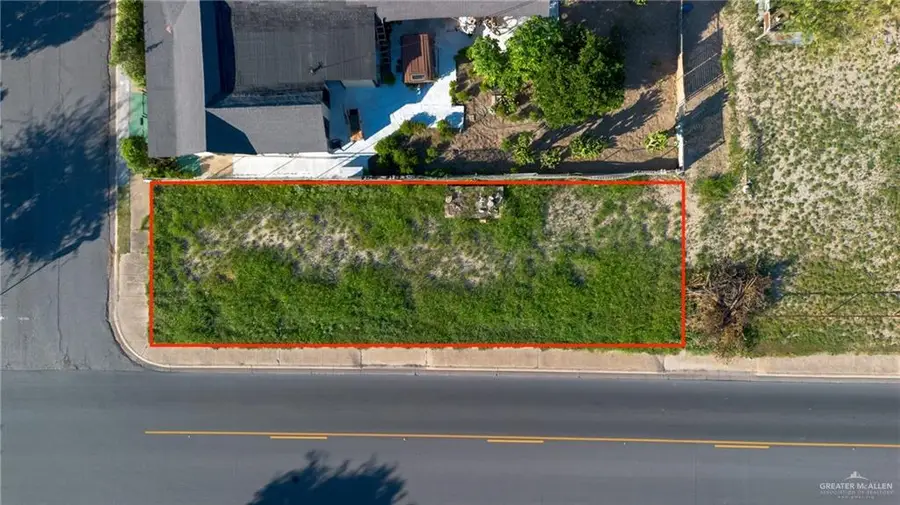 917 S 16 1/2 Street, McAllen, TX 78501 - #2