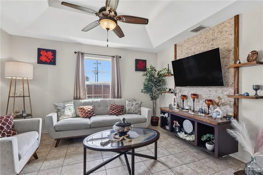 1712 W Adelita Street, Weslaco, TX 78599 - #3