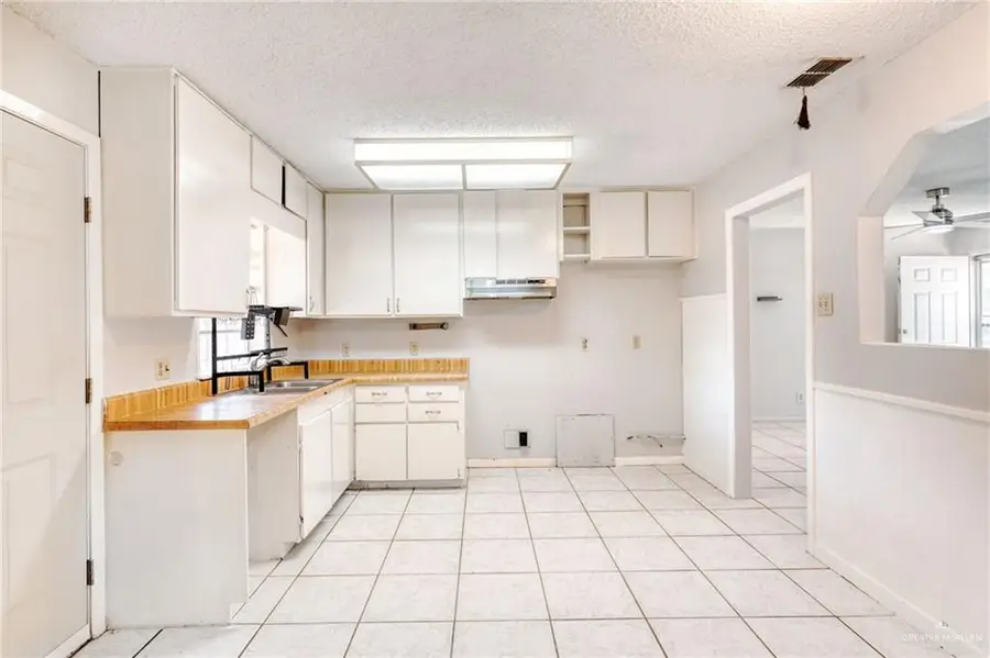 214 W Barbara Street, Harlingen, TX 78550 - #3